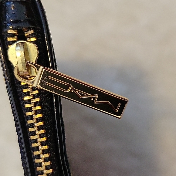 MAC toiletry bag  | Free w/Purchase - Picture 7 of 10